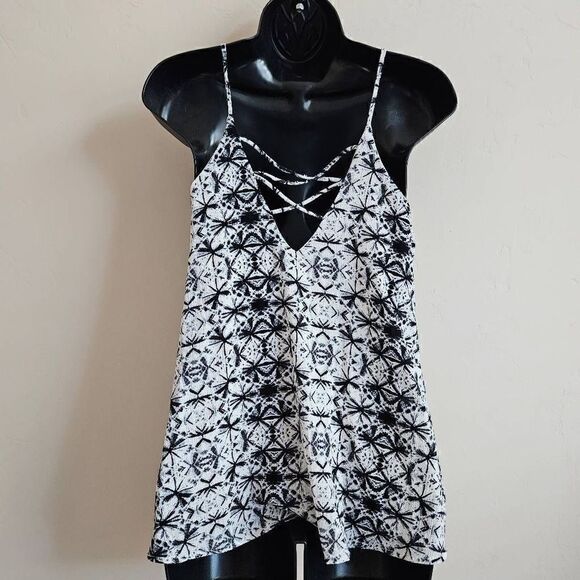 The Impeccable Pig Tank Top - Picture 6 of 8